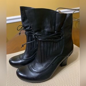 Earthies Black Leather Boots Sz. 81/2